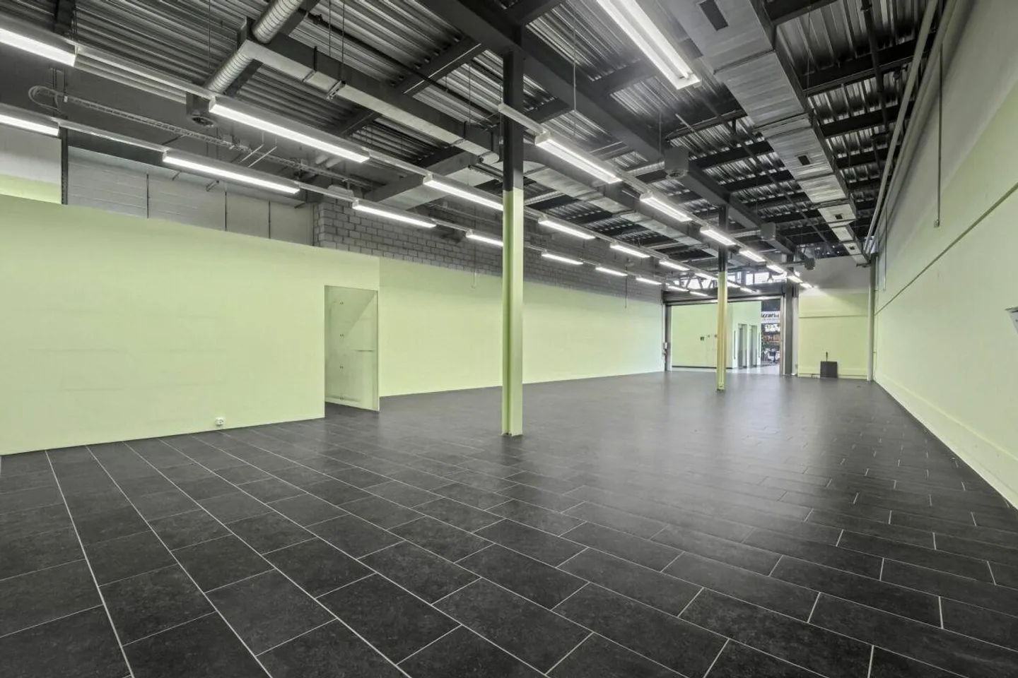 Free Retail Space in Plaza Shopping Bremgarten - Photo 3 of 10