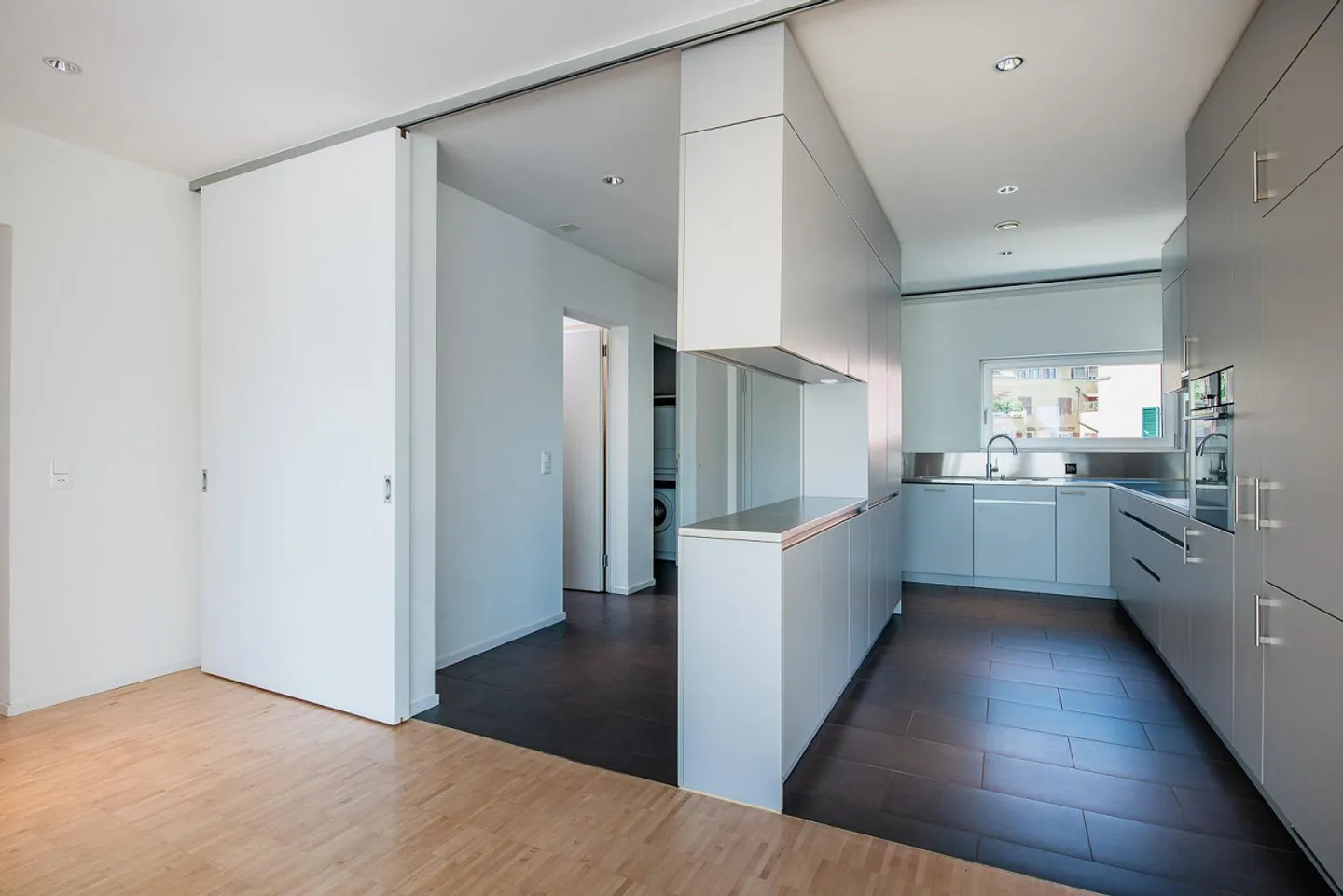Modernes Apartment mit Terrasse - Foto 3 von 12