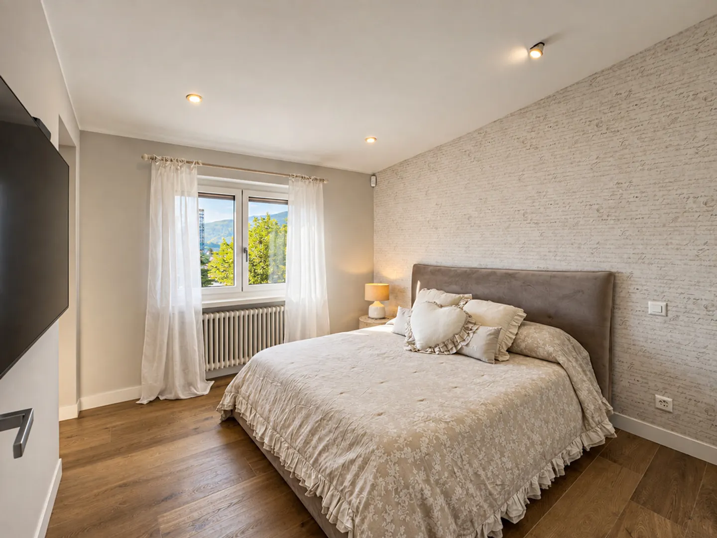 Villa with large garden in Mendrisio - Photo 20 of 28