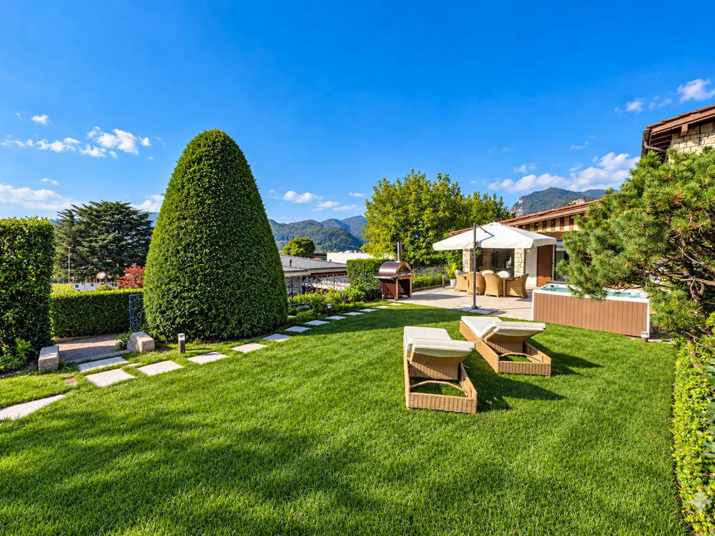 Villa with large garden in Mendrisio - Photo 26 of 28