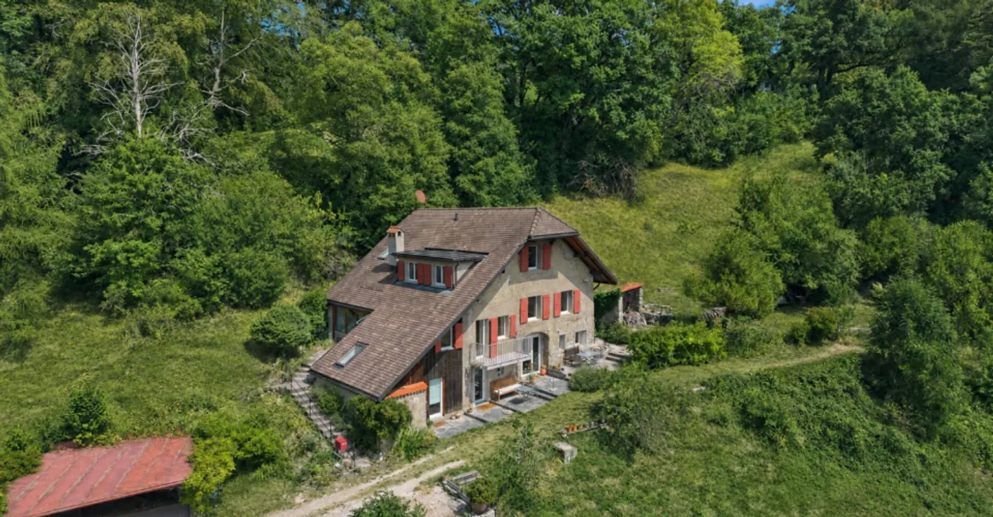Charming Renovated Farmhouse - Photo 2 of 8