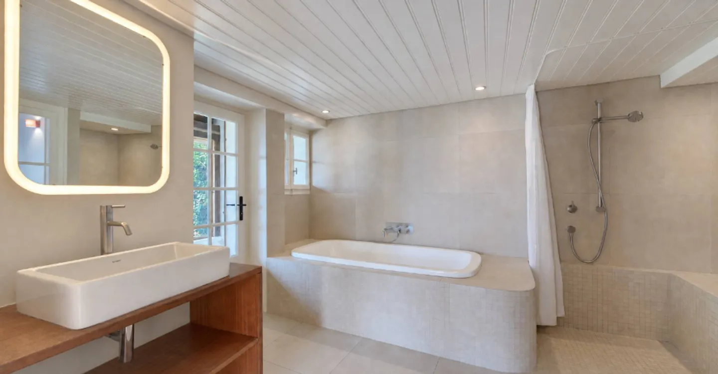 Charming Renovated Farmhouse - Photo 7 of 8