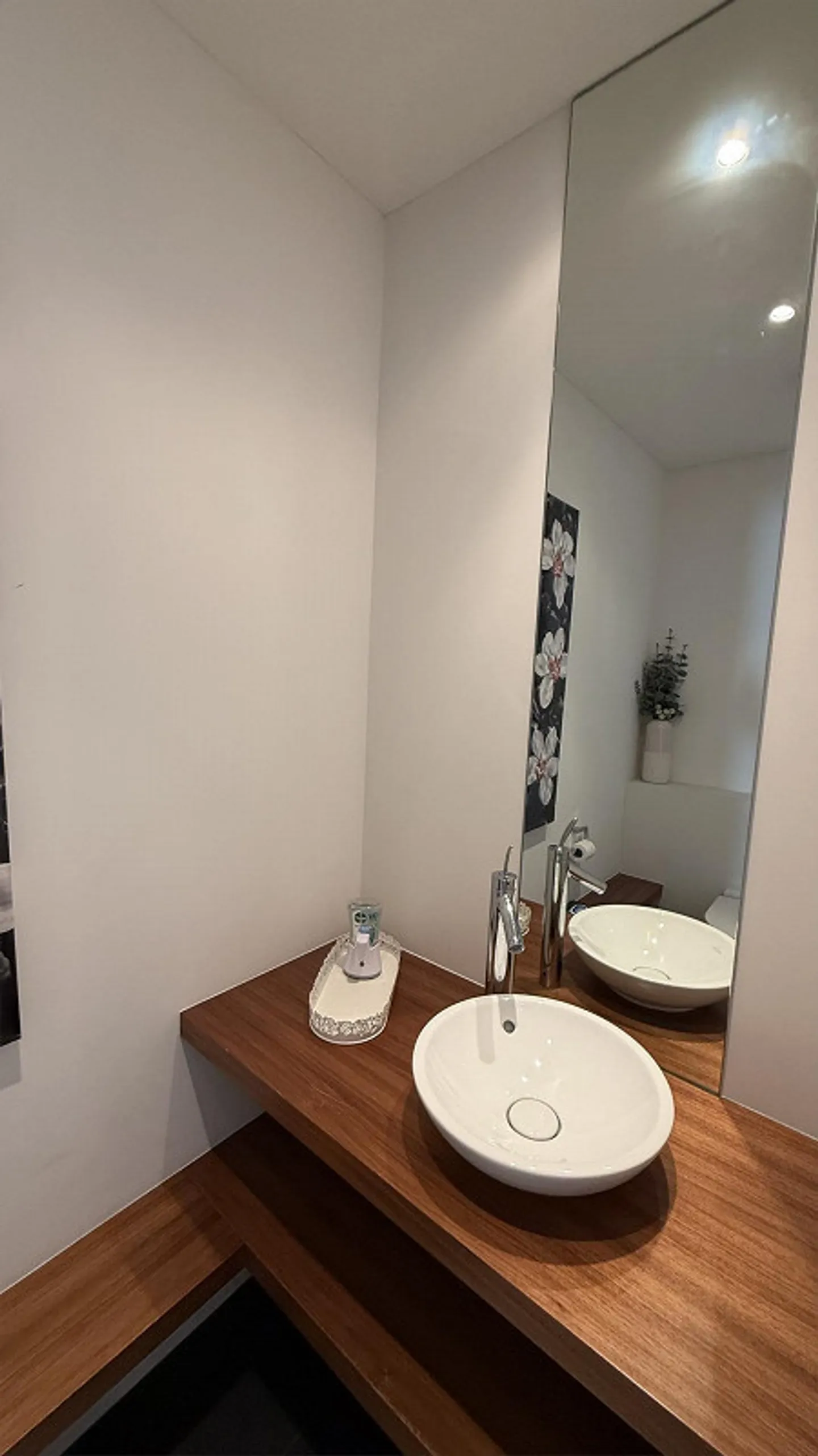 Very large, stylish 3 ½ room apartment (111 m2) with large terrace - Photo 7 of 13