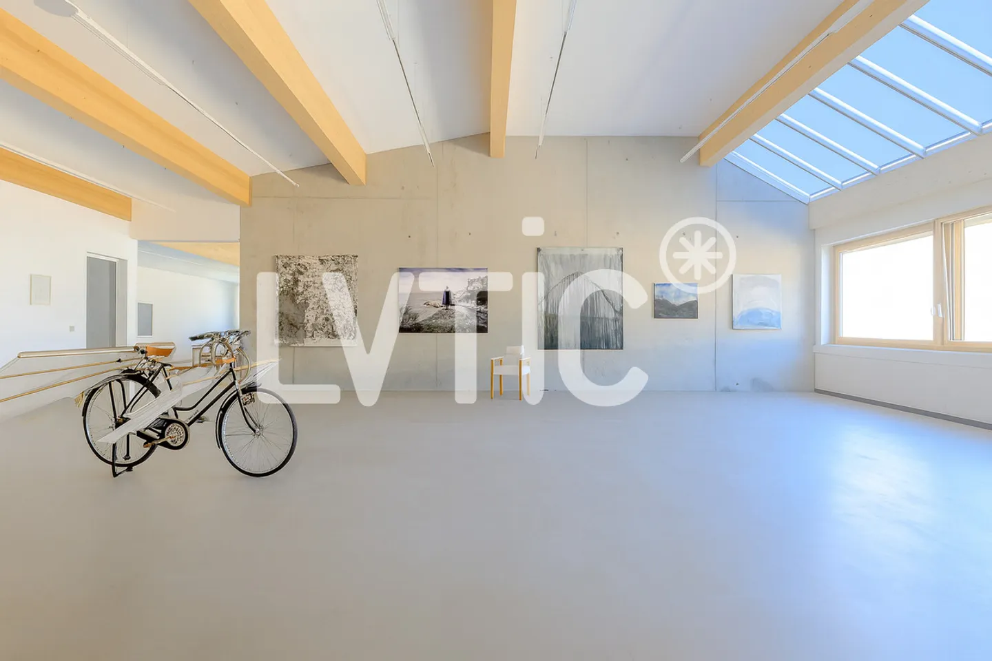 Bureaux, espaces de 600 m2 divisibles à partir de 300 m2 à louer à Martigny - Photo 2 sur 4