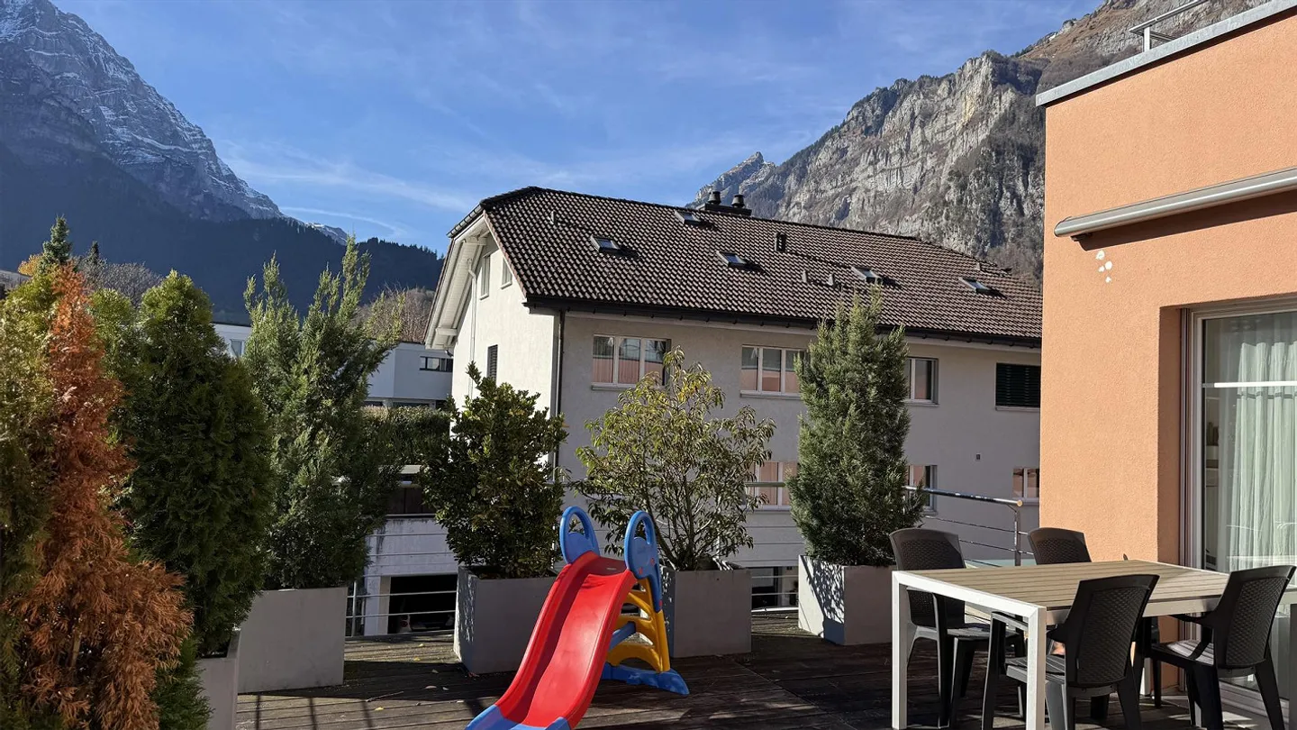 Very large, stylish 3 ½ room apartment (111 m2) with large terrace - Photo 12 of 13