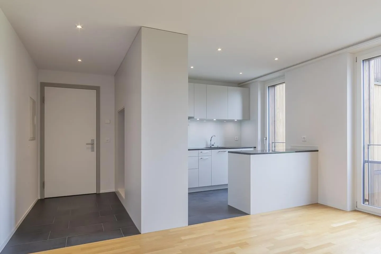 Geräumige 2.5-Zimmer-Wohnung - Foto 3 von 11