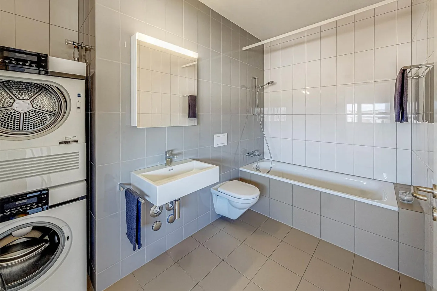 Modern 2.5-Room Apartment - Photo 8 of 8