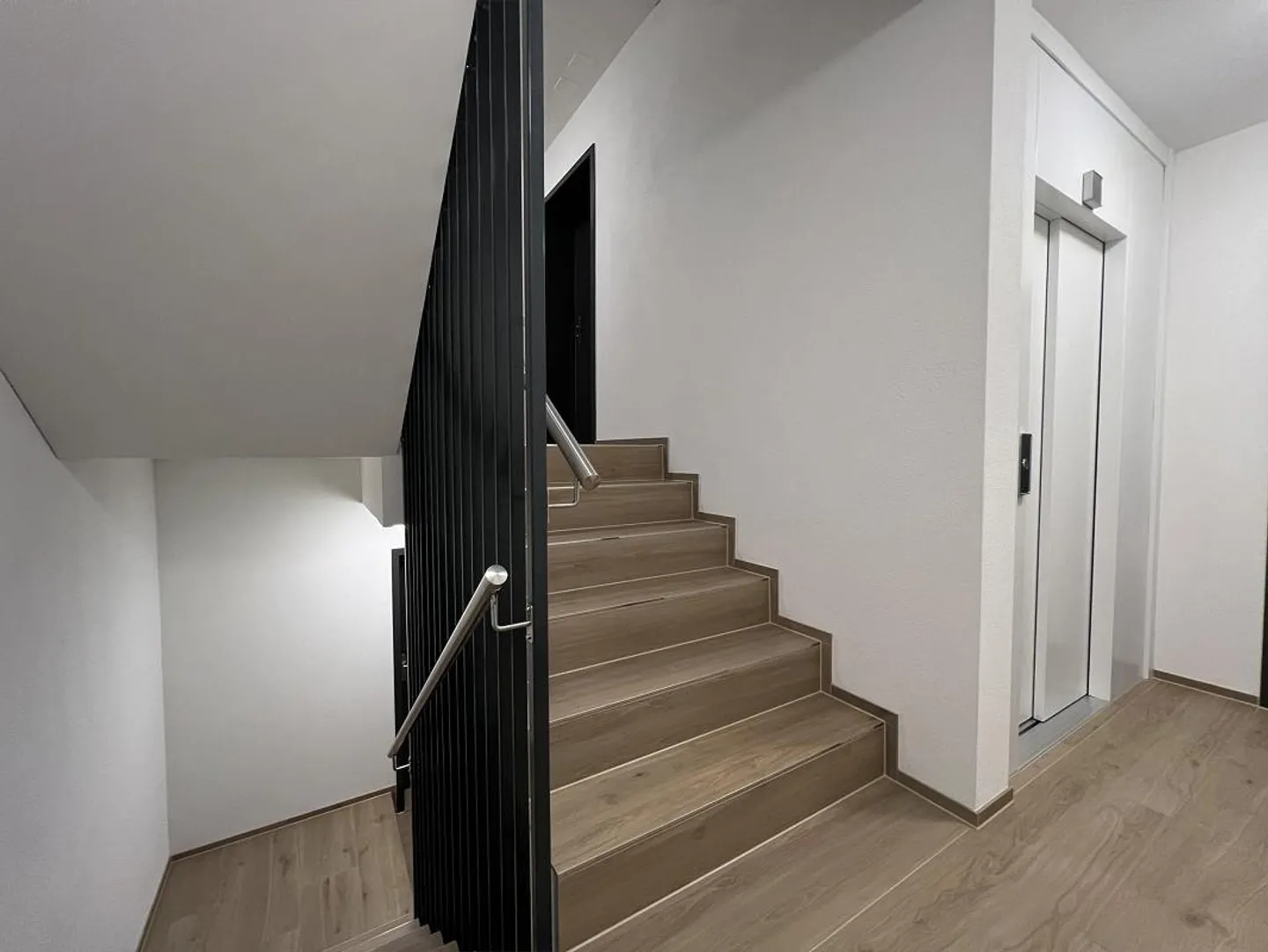 Exclusive 2.5 Room Apartment in Ownership Standard - Photo 3 of 6