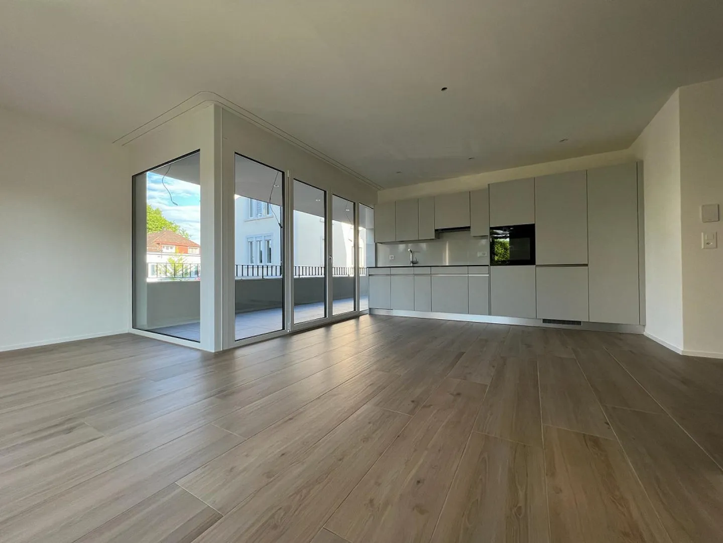 Exclusive 2.5 Room Apartment in Ownership Standard - Photo 4 of 6