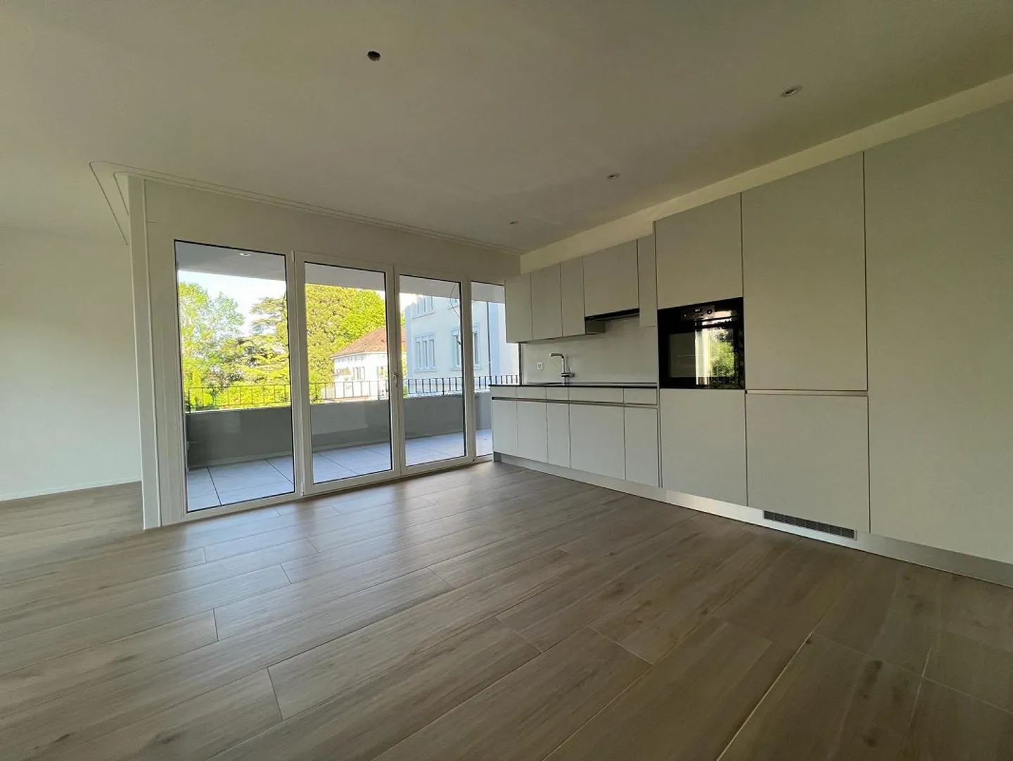 Exclusive 2.5 Room Apartment in Ownership Standard - Photo 5 of 6