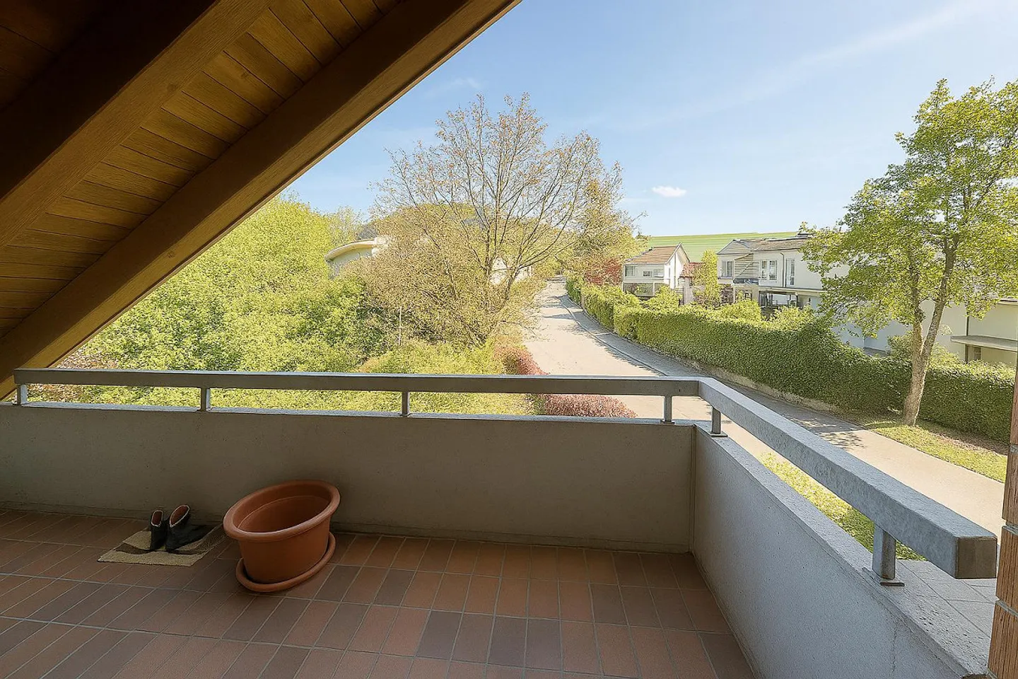 Appartamento attico affascinante con balcone in posizione tranquilla - Foto 2 di 6