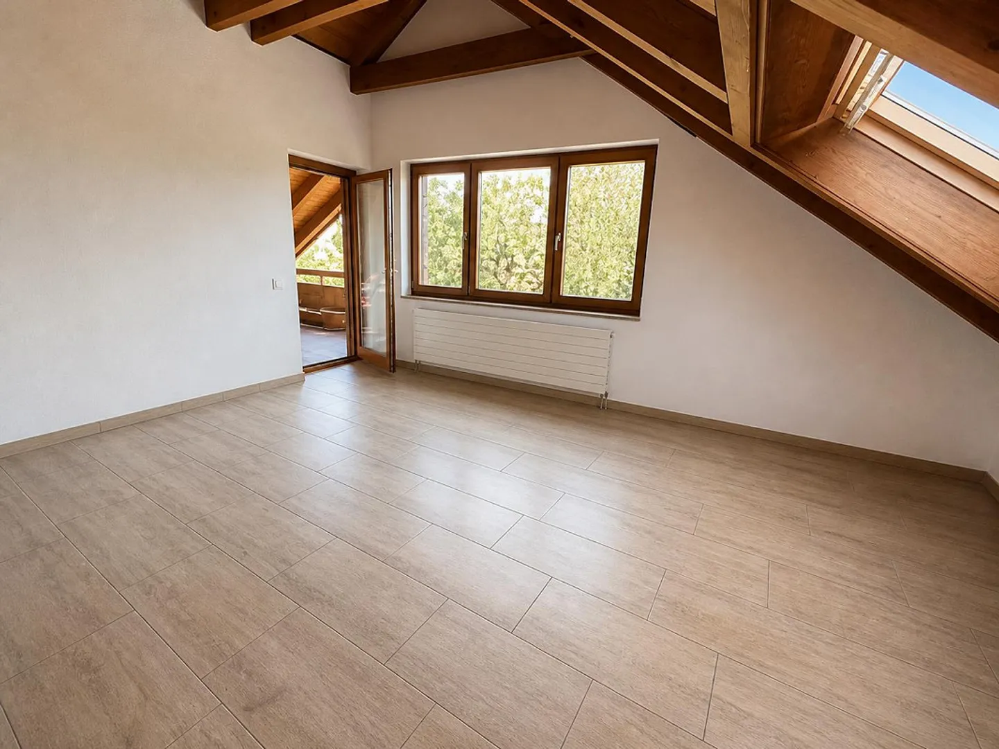 Appartamento attico affascinante con balcone in posizione tranquilla - Foto 6 di 6