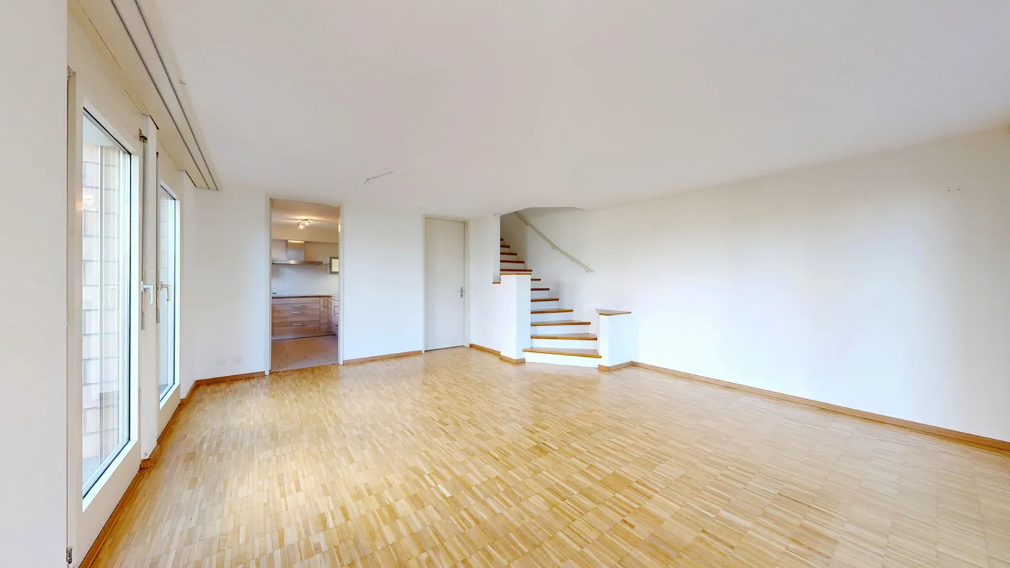 Charming Maisonette Apartment - Photo 3 of 15