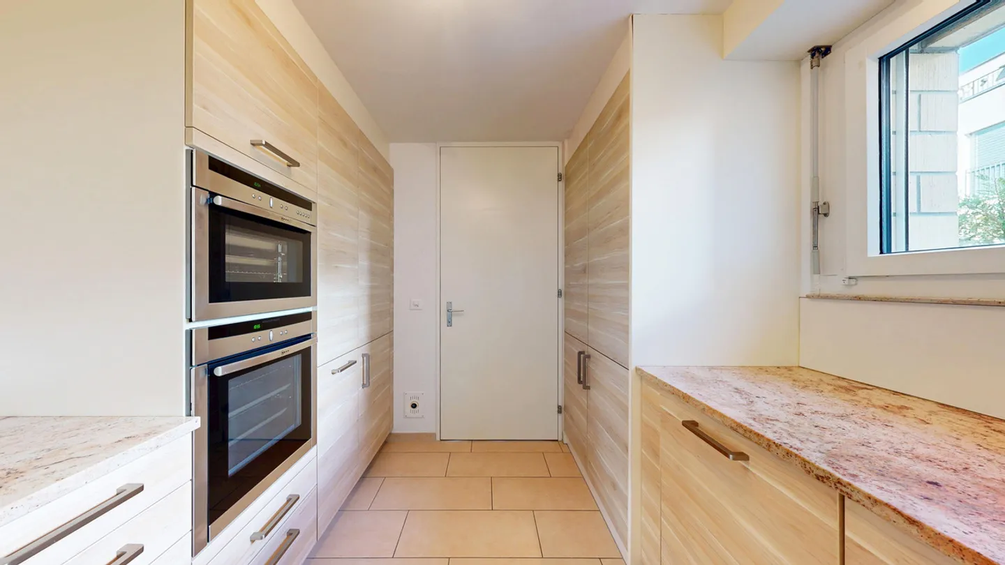 Charming Maisonette Apartment - Photo 5 of 15