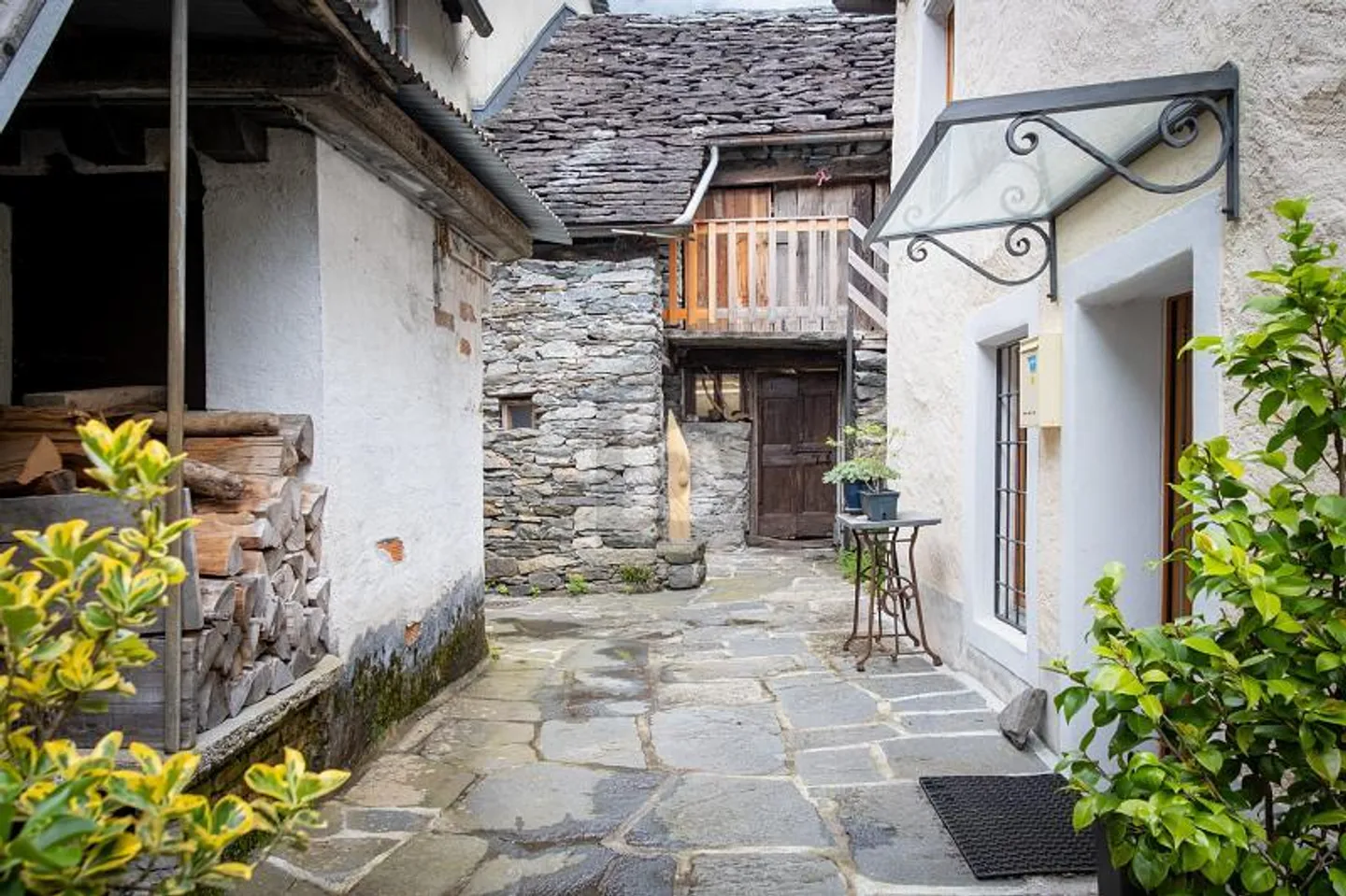 Charming Chalet in Bignasco - Photo 5 of 6