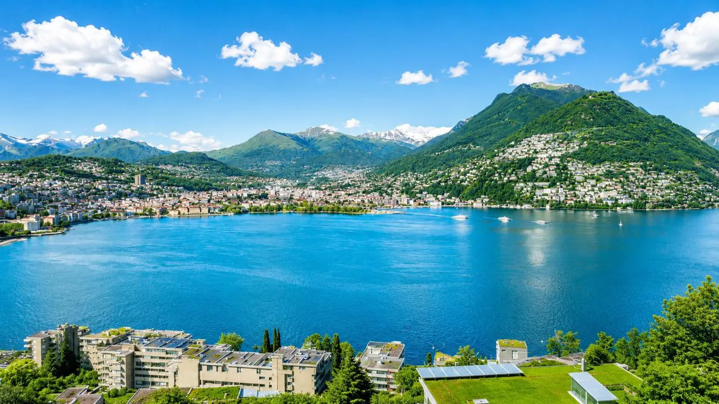 Appartement Moderne avec Jardin : Design, Technologie et Vue sur le Lac - Photo 4 sur 19