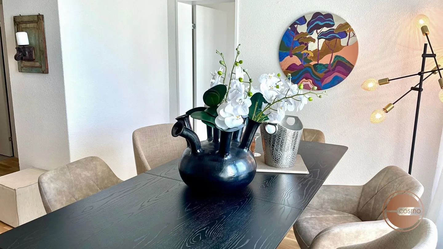 Urban Chic Penthouse Living - Photo 17 of 22