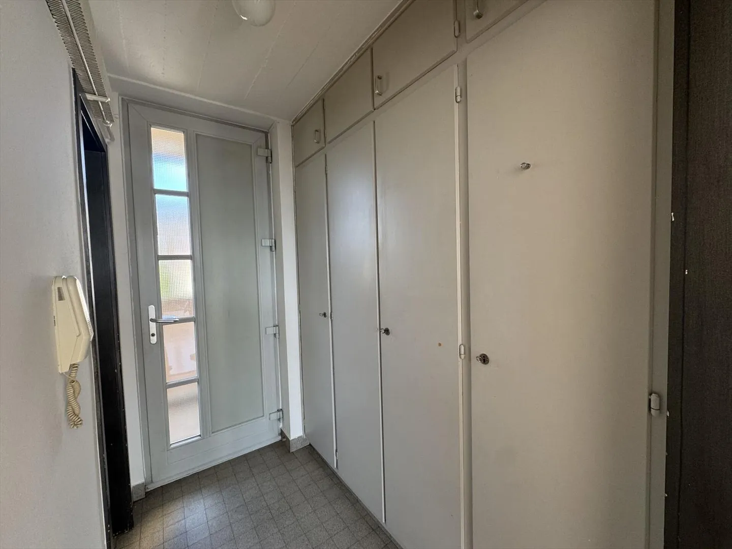 1.5 Room Apartment on the 6th Floor - Photo 3 of 4