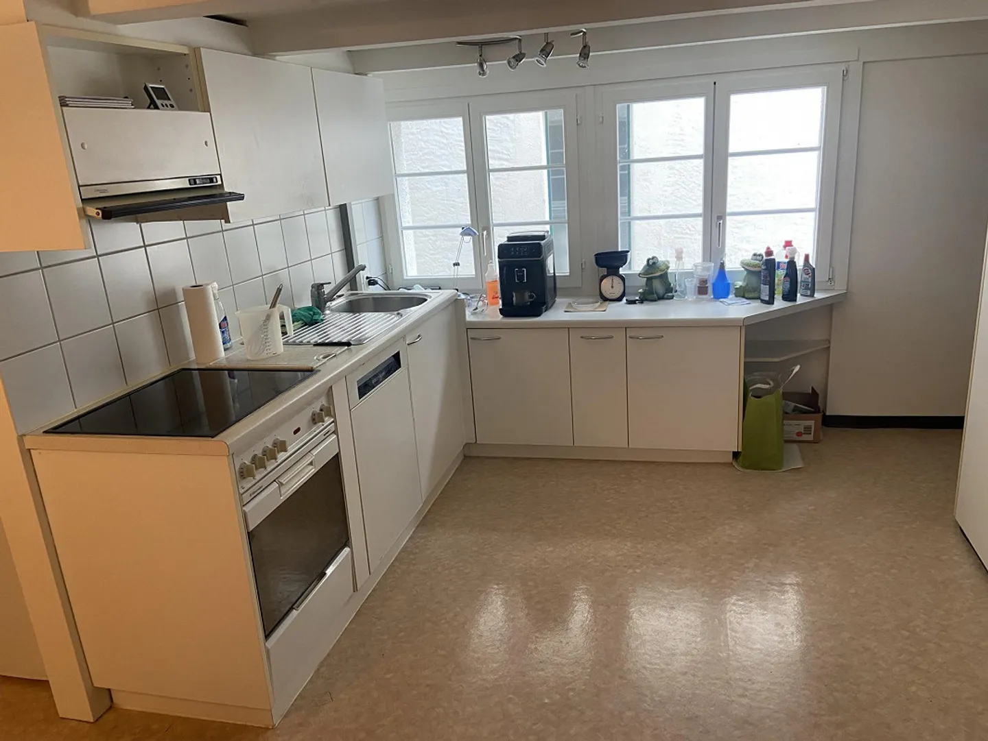 Historical residential building with 4 apartments and barn with development potential - Photo 17 of 21