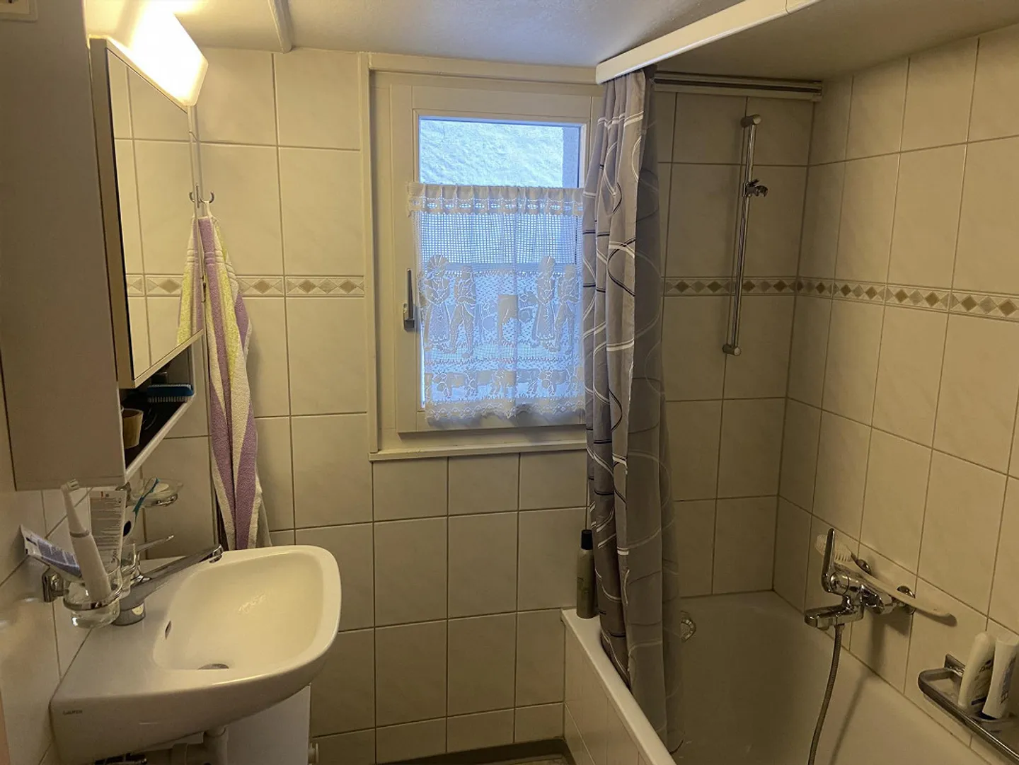 Historical residential building with 4 apartments and barn with development potential - Photo 15 of 21