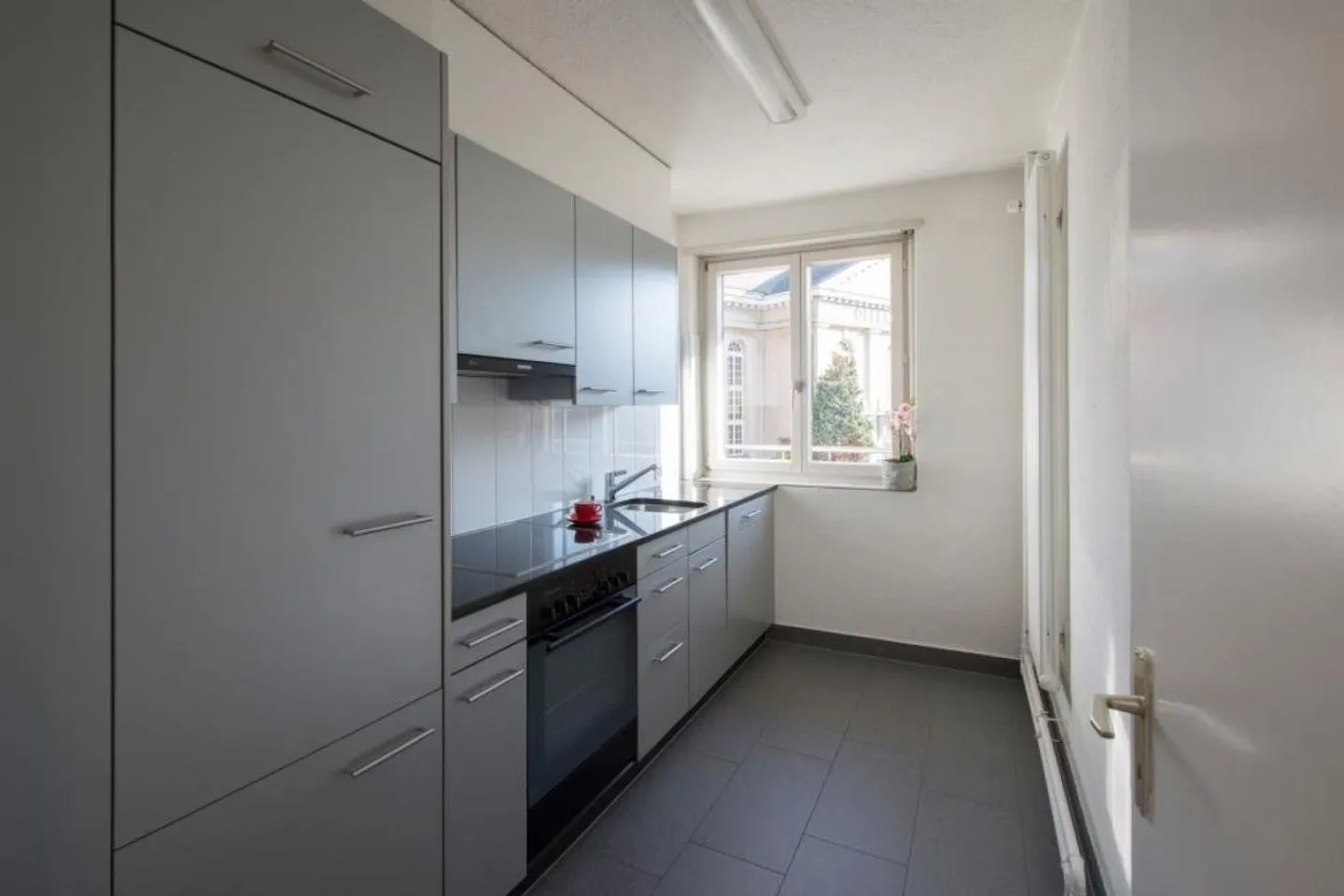 Central 2-room apartment - Photo 1 of 8