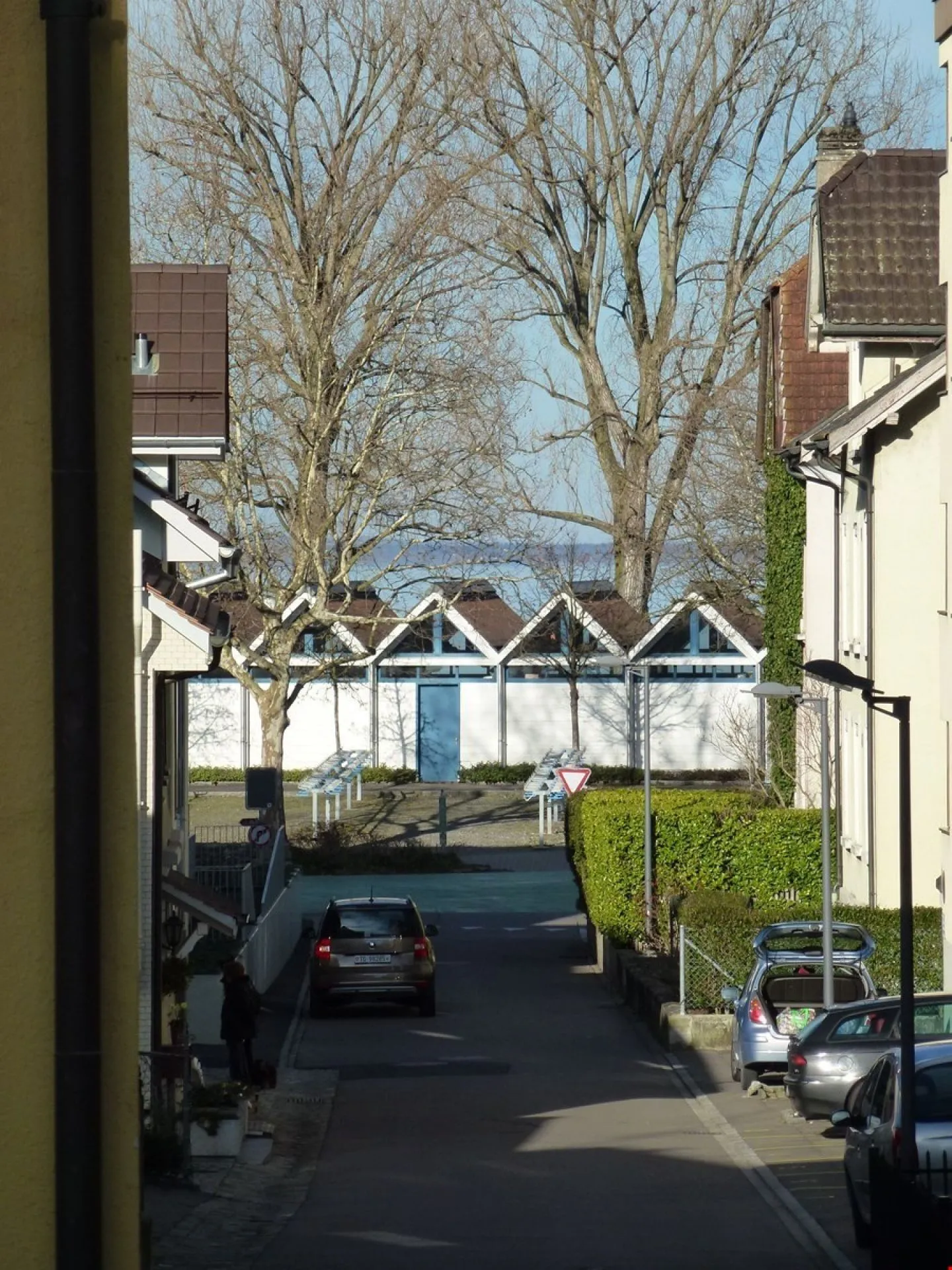 Piccolo appartamento mansardato di 2,0 locali nel centro storico, praticamente in riva al lago (250m) - Foto 12 di 12