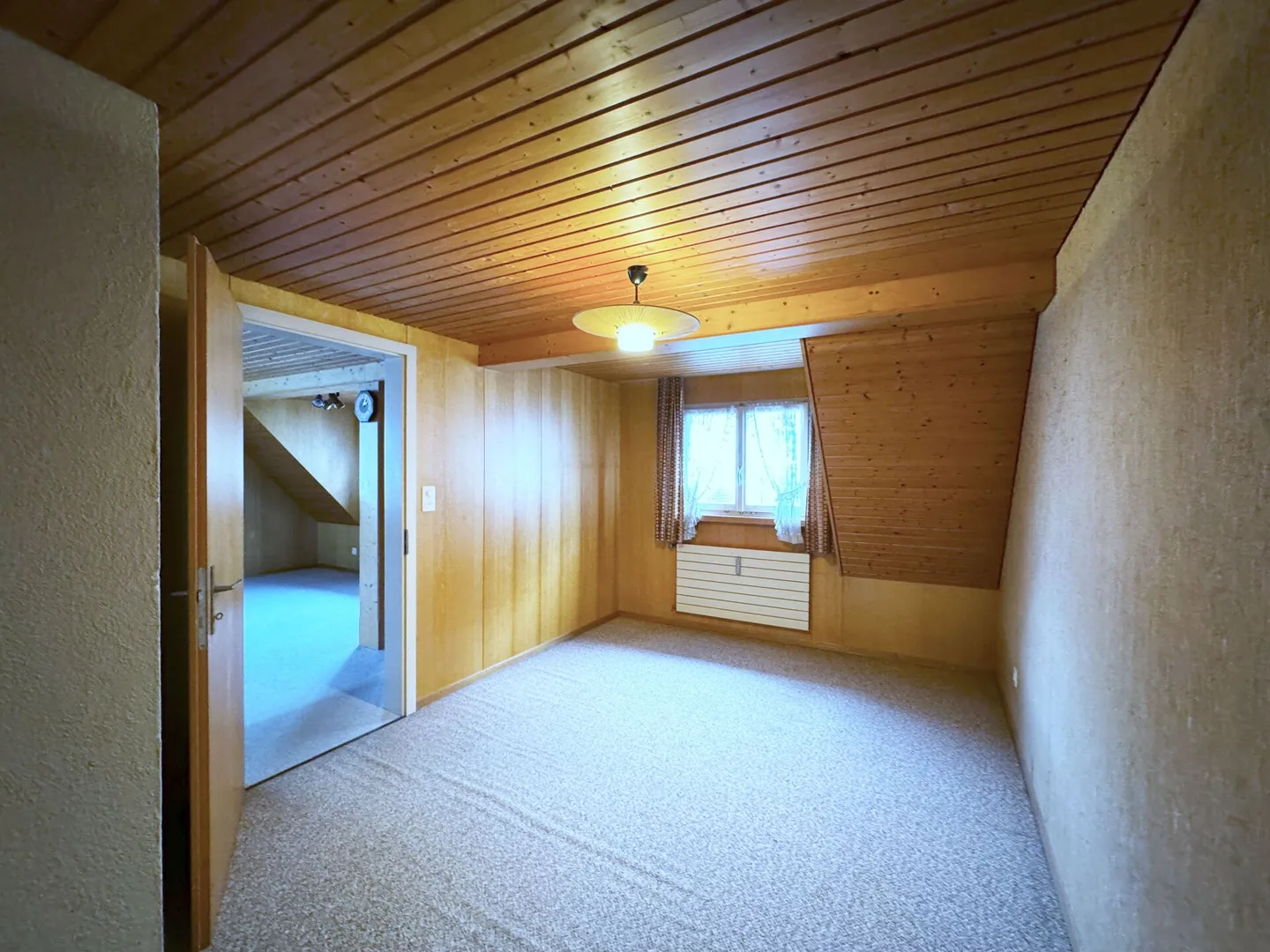 Piccolo appartamento mansardato di 2,0 locali nel centro storico, praticamente in riva al lago (250m) - Foto 6 di 12