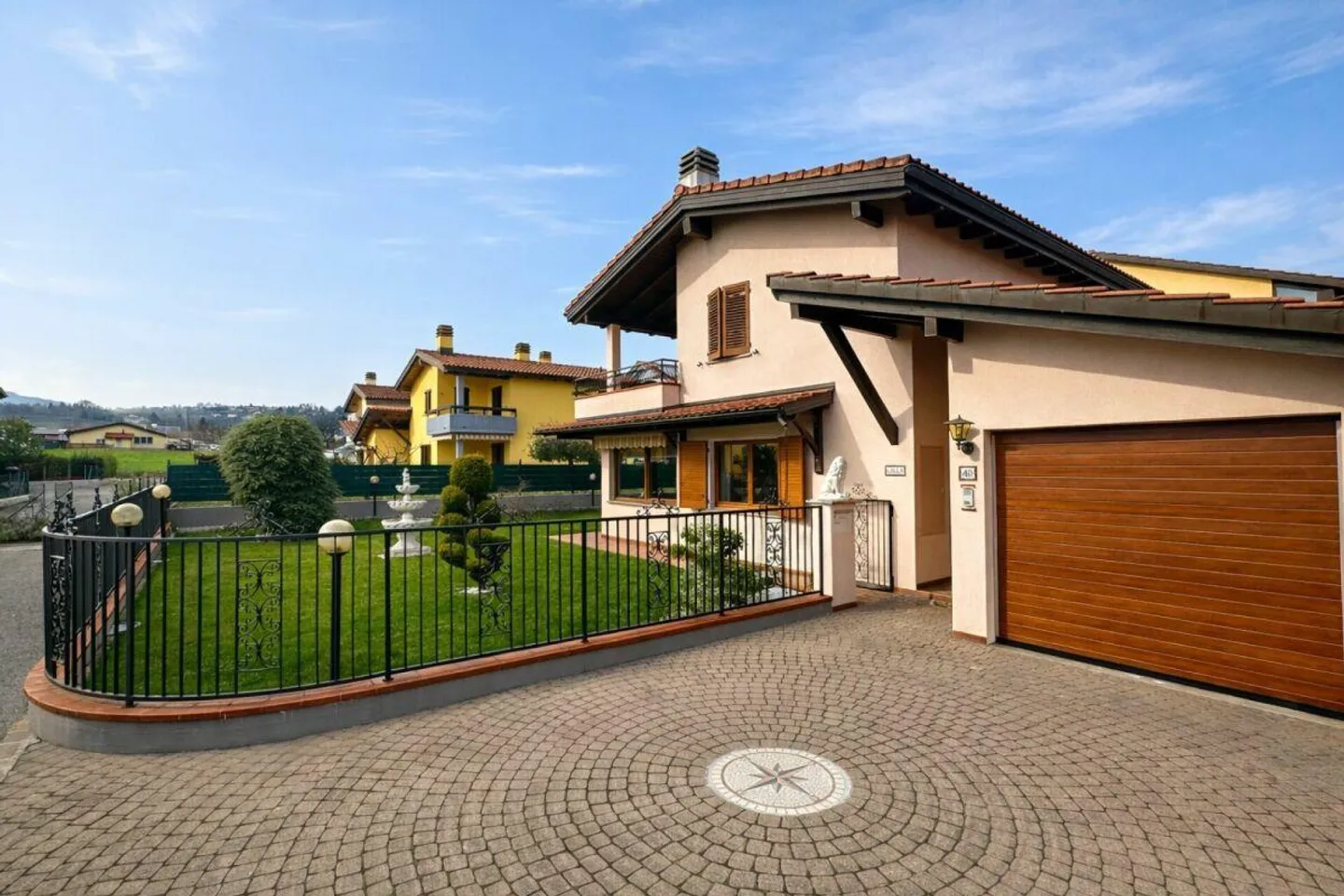 Charmantes Einfamilienhaus mit Garten - Foto 2 von 22