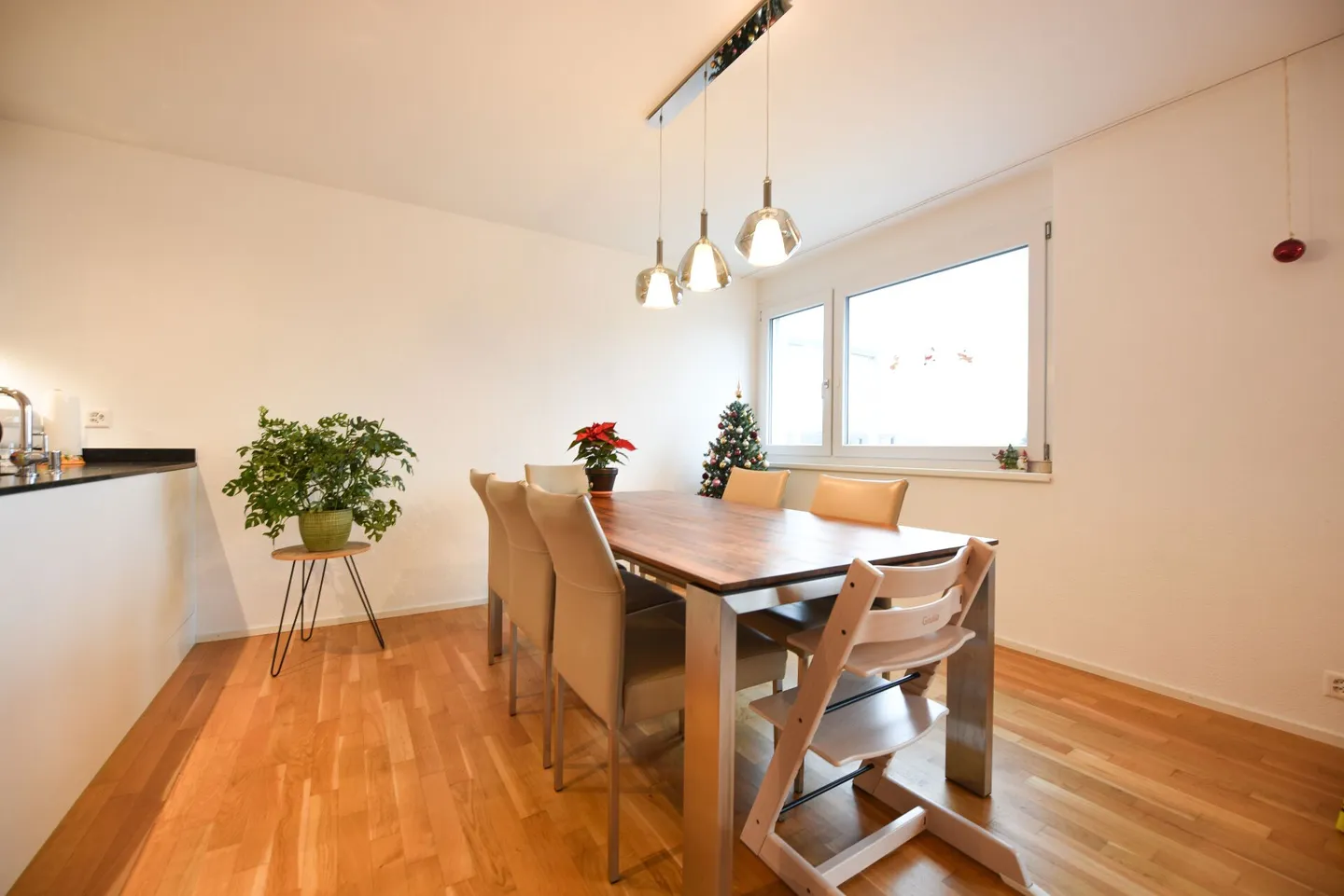 3.5-room penthouse apartment with balcony and panoramic view - Photo 2 of 7