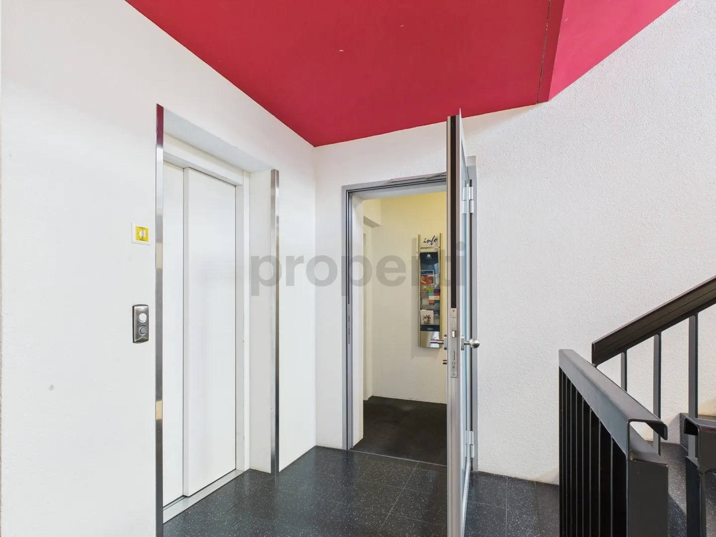 Bureaux lumineux dans un emplacement attrayant à Dietikon - Photo 9 sur 12