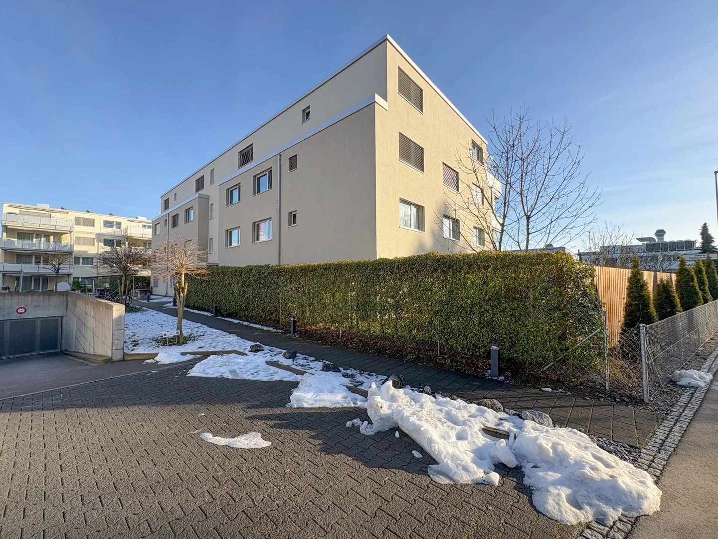 3.5-room penthouse apartment with balcony and panoramic view - Photo 6 of 7