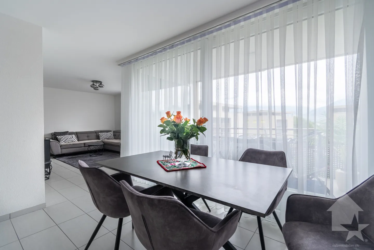 Modernes Apartment mit Bergblick - Foto 1 von 13