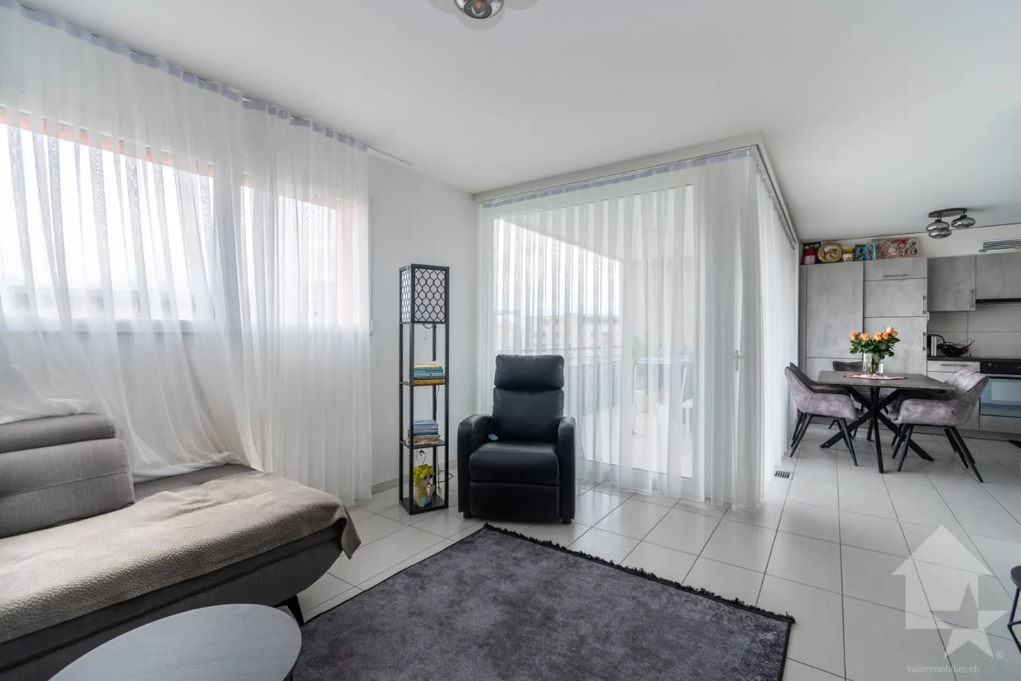 Modernes Apartment mit Bergblick - Foto 3 von 13