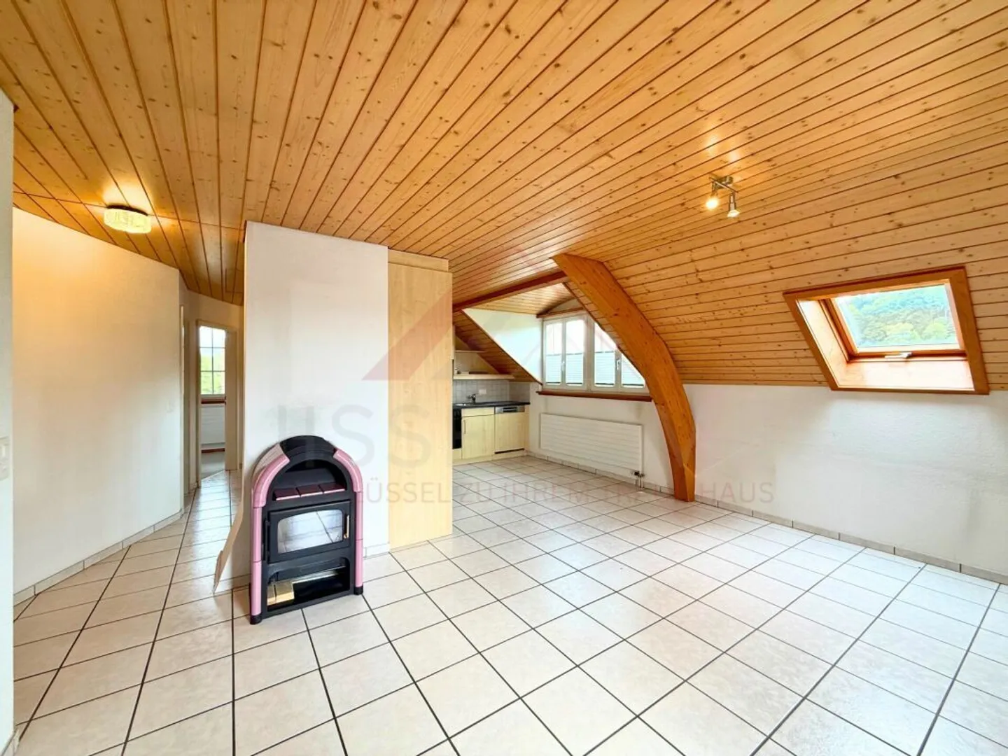 Helle 4.5-Zimmer-Wohnung in Grasswil- attraktiv mit Balkon und schönem Wohnkomfort - Foto 3 von 20