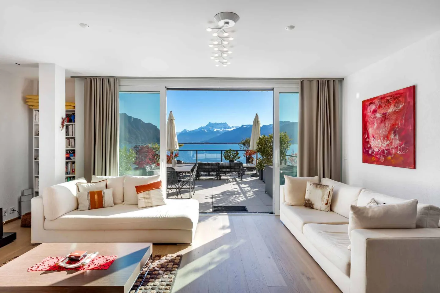 Geräumige Wohnung mit Seeblick - Foto 2 von 13