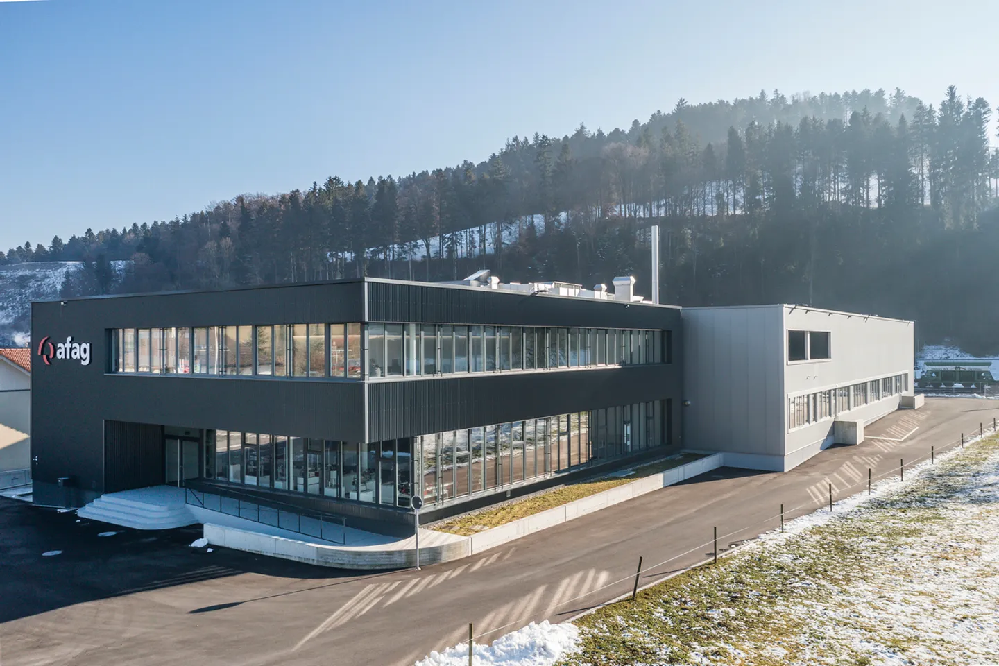 Moderne Produktions- und Büroflächen - Foto 1 von 23