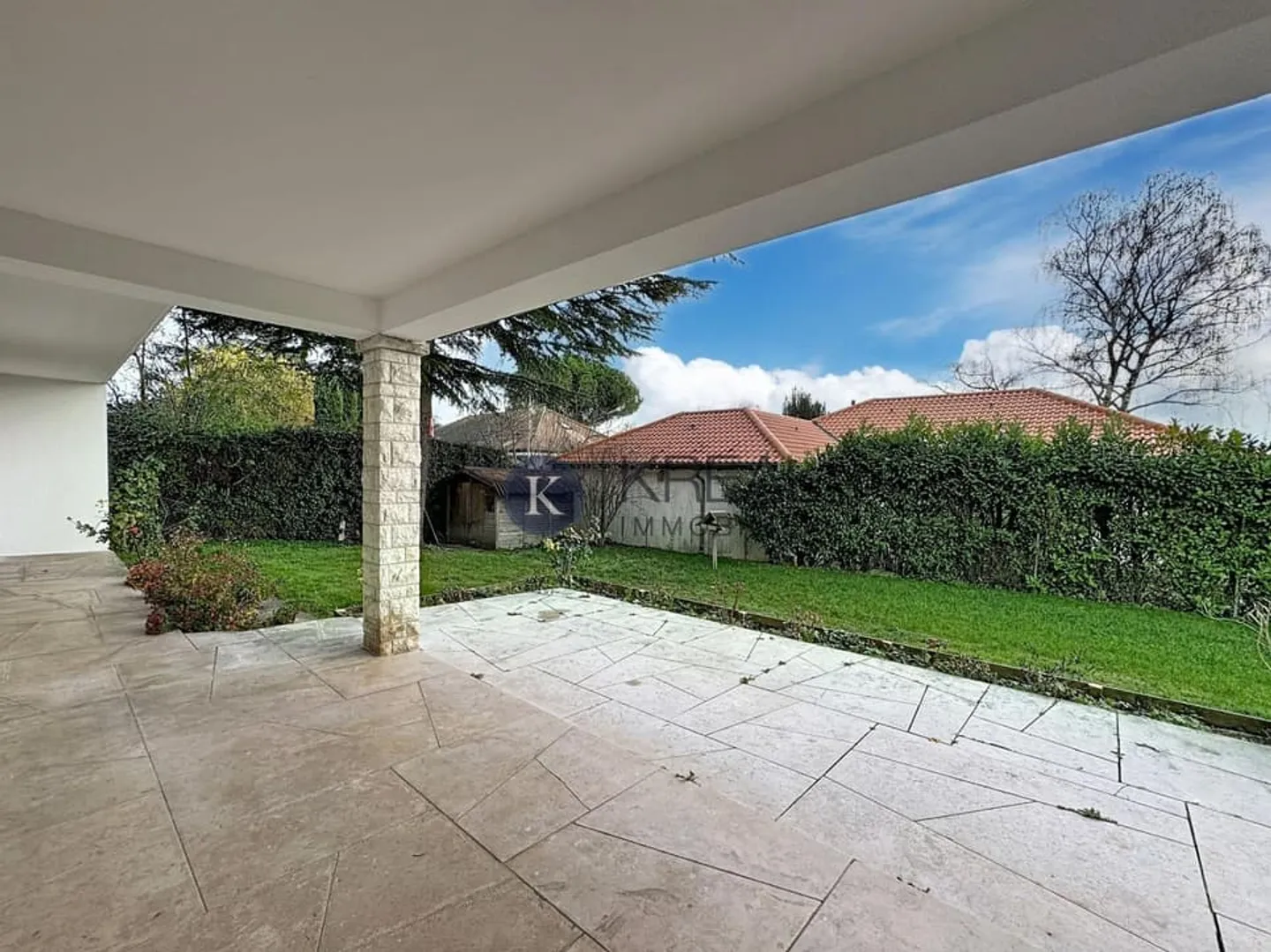 Appartement de 4.5 pièces avec terrasse et jardin - Photo 8 sur 9