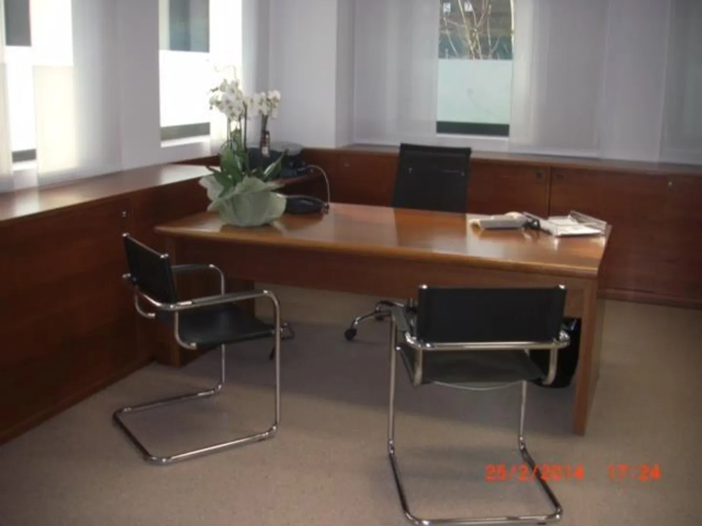 BUREAUX / LABORATOIRE DE 1 800 M². AVEC TERRAIN DE 2 800 M² - Photo 5 sur 6