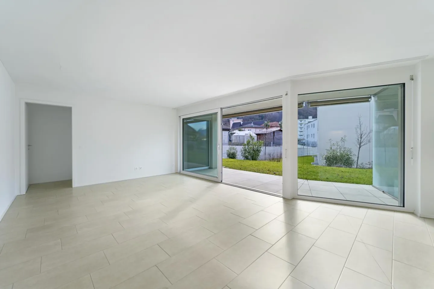 2.5 Room Apartment - Photo 3 of 8