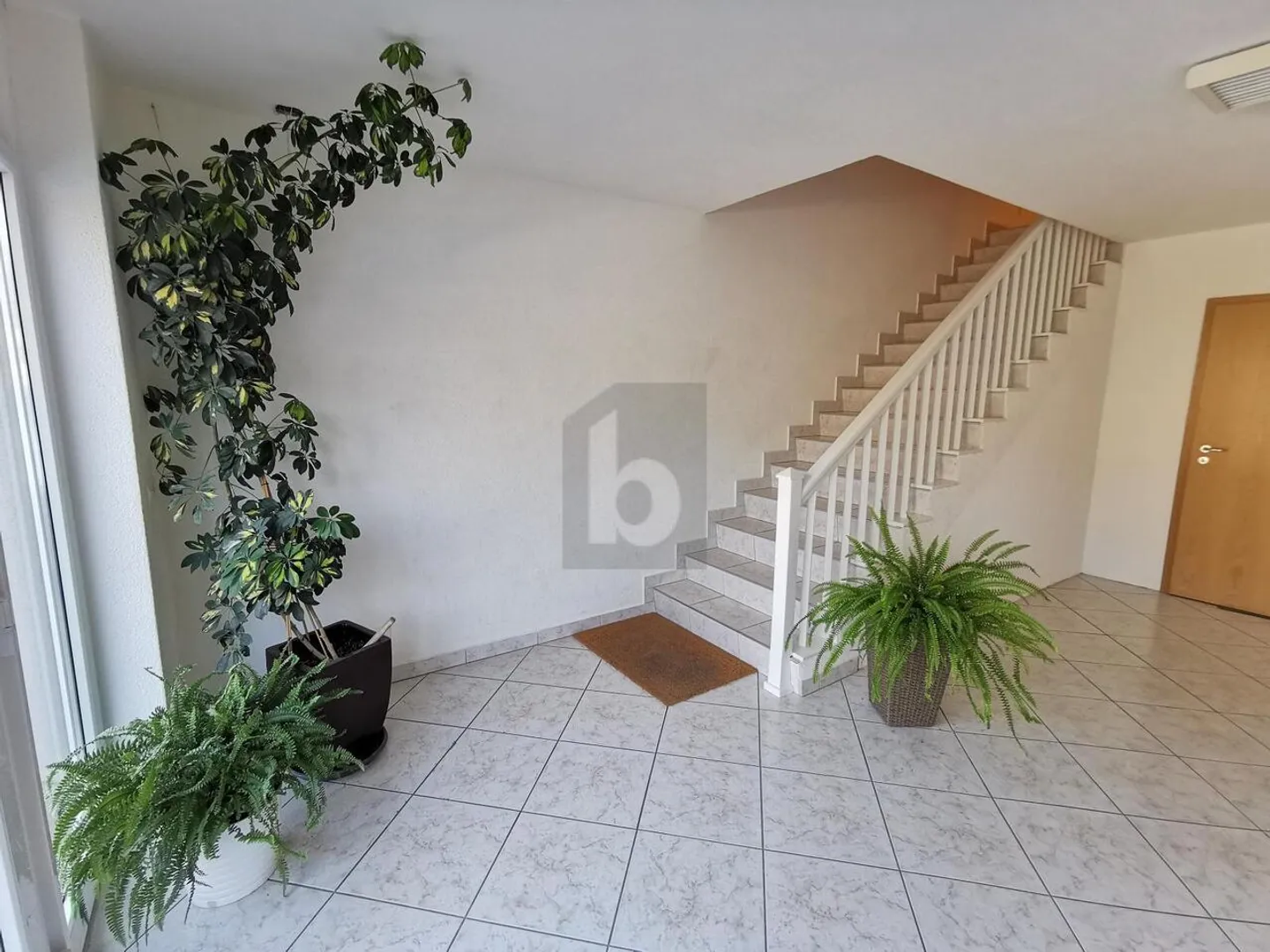 LUMINOSO E SPAZIOSO - Foto 3 di 5