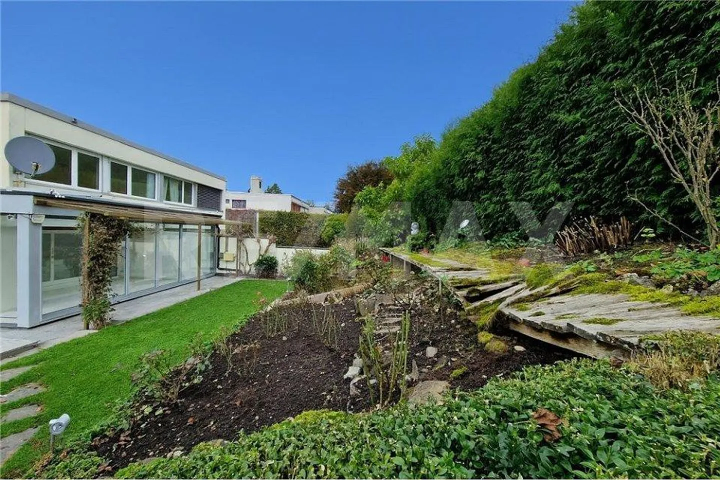 Einladendes Einfamilienhaus mit Gartenidylle am Rosenberg - Foto 7 von 13