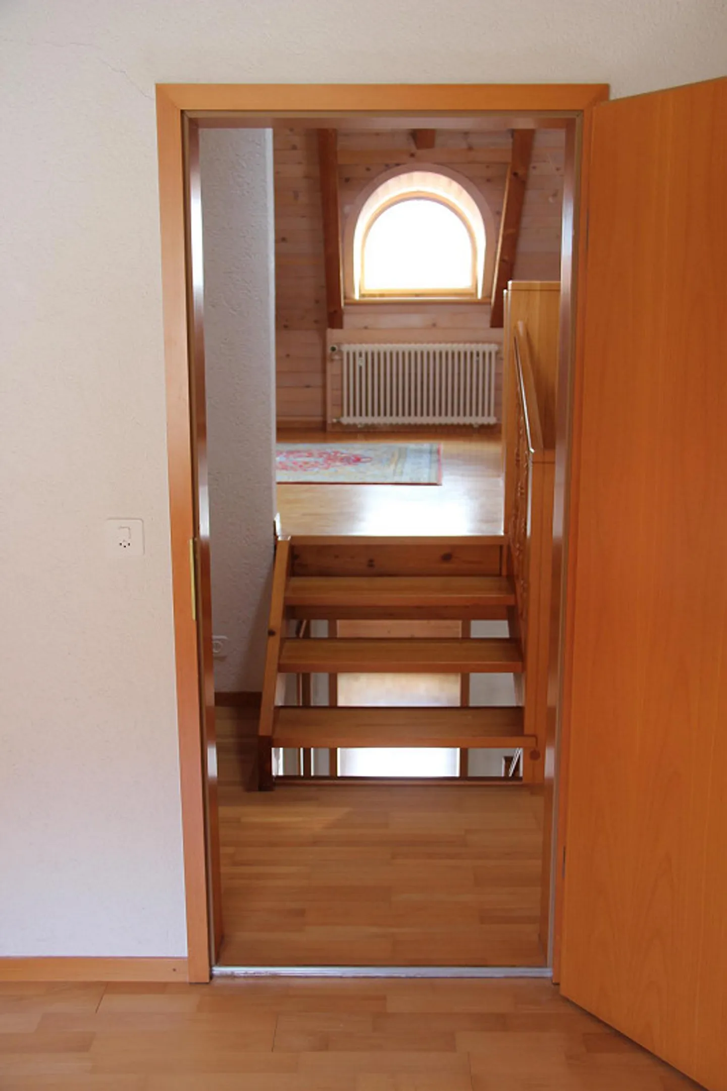 Detached single-family house with single garage and own heat pump - Photo 7 of 24