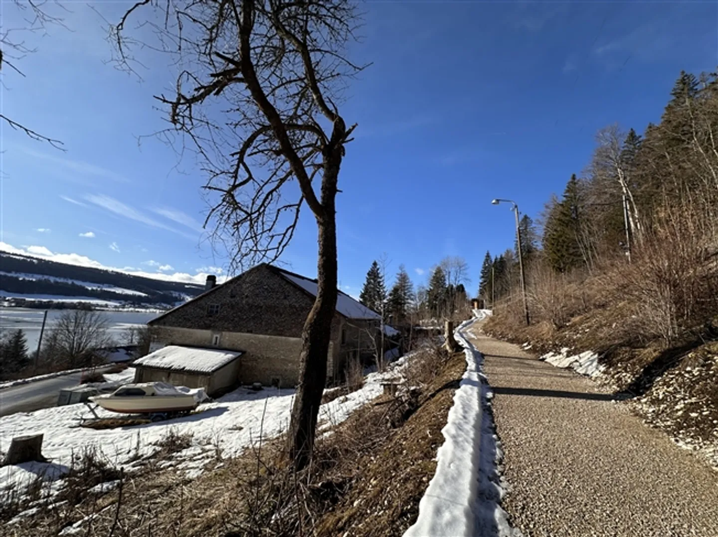 Bâtiment commercial et résidentiel à Esserts-de-Rive, Le Lieu - Photo 2 sur 15