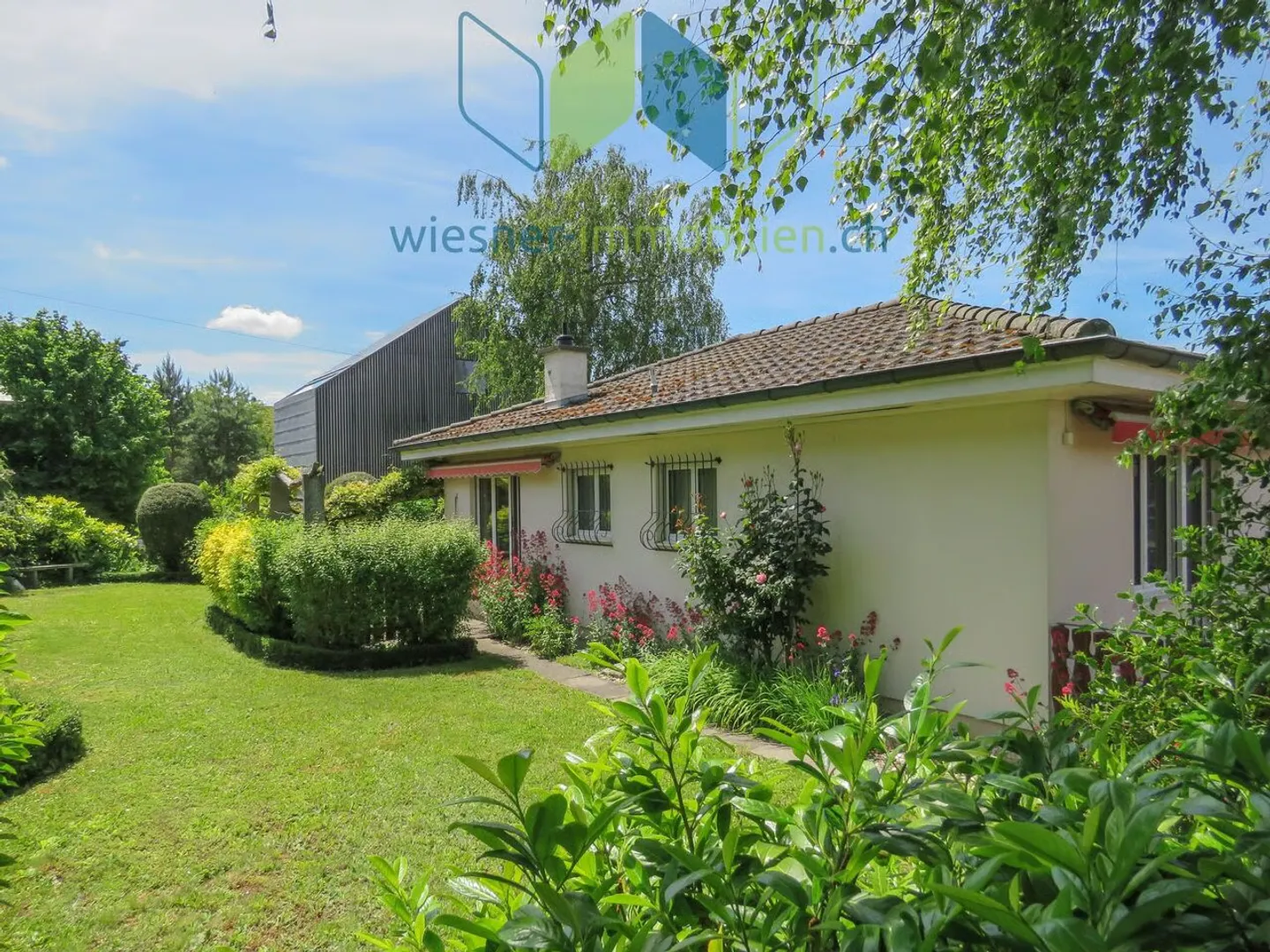 Charmantes Einfamilienhaus in der Natur - Foto 2 von 13