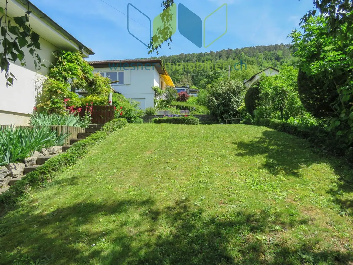 Charmantes Einfamilienhaus in der Natur - Foto 3 von 13