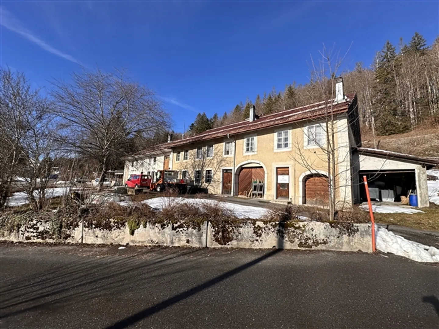 Bâtiment commercial et résidentiel à Esserts-de-Rive, Le Lieu - Photo 5 sur 15