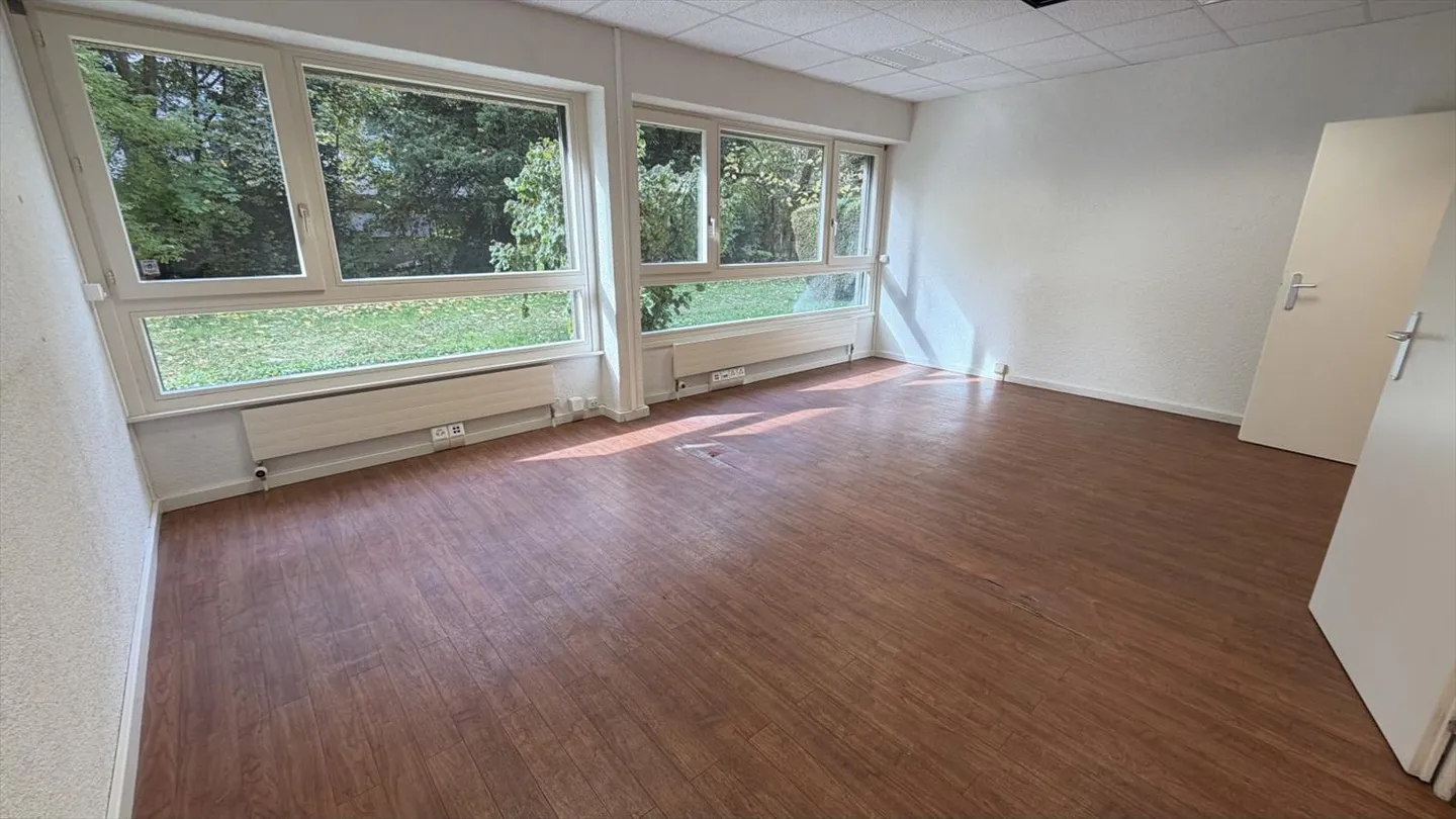 Office space for rent - Photo 4 of 8