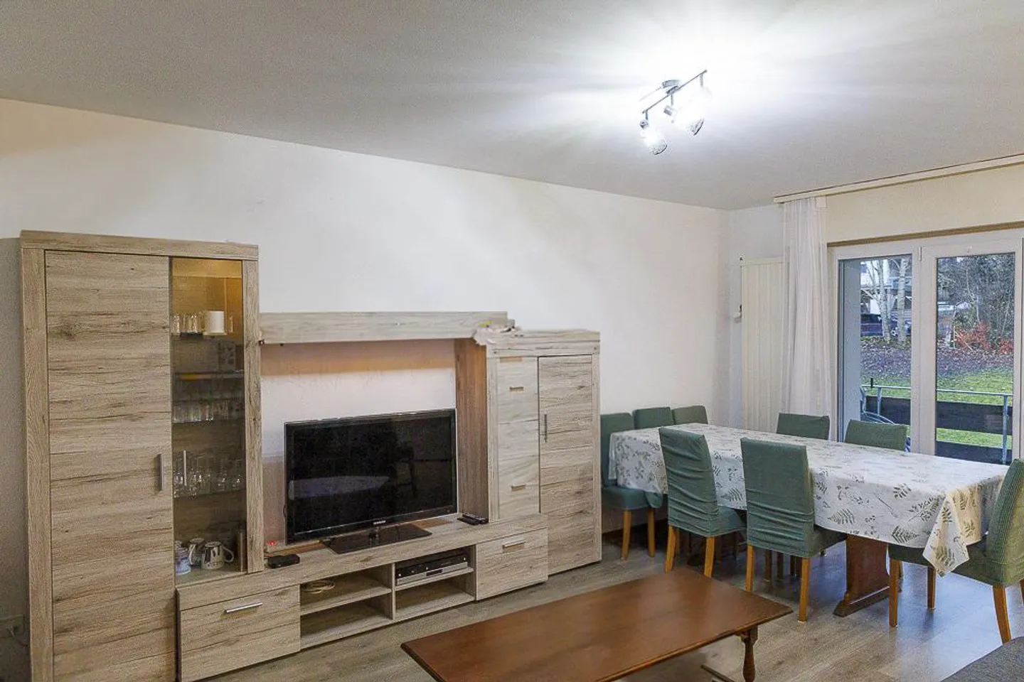 Appartamento funzionale in posizione tranquilla con 3,5 stanze e balcone, situato in posizione ideale - Foto 3 di 8