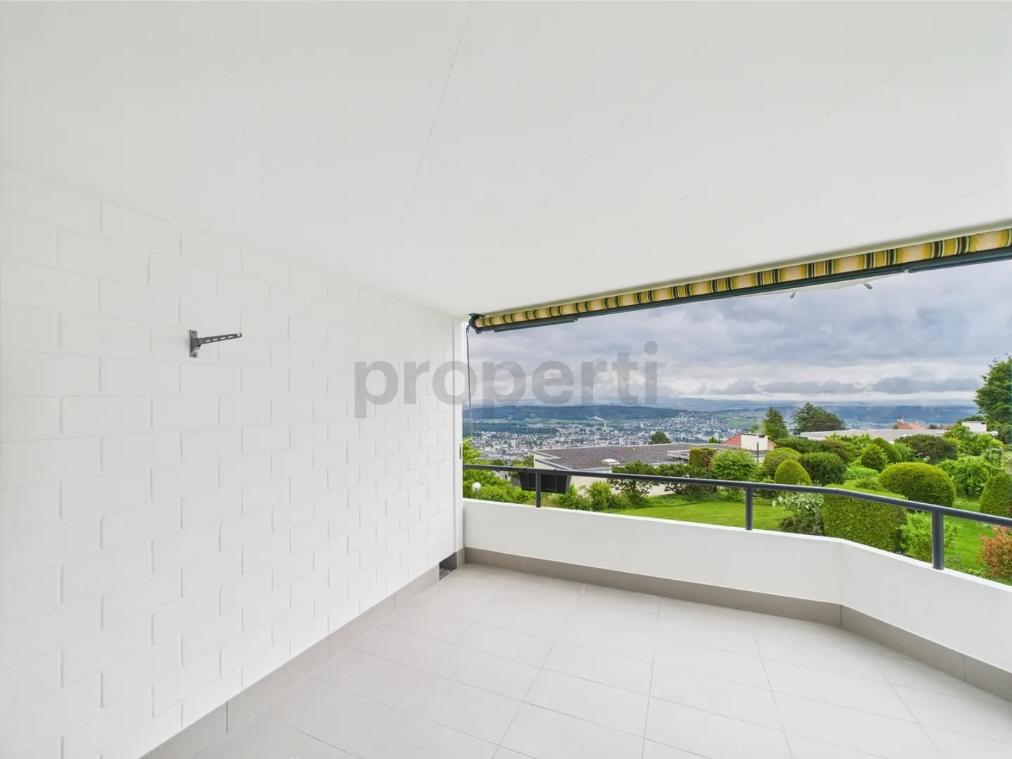 Renovierte 4,5-Zimmer-Wohnung mit Panoramablick - Foto 4 von 13