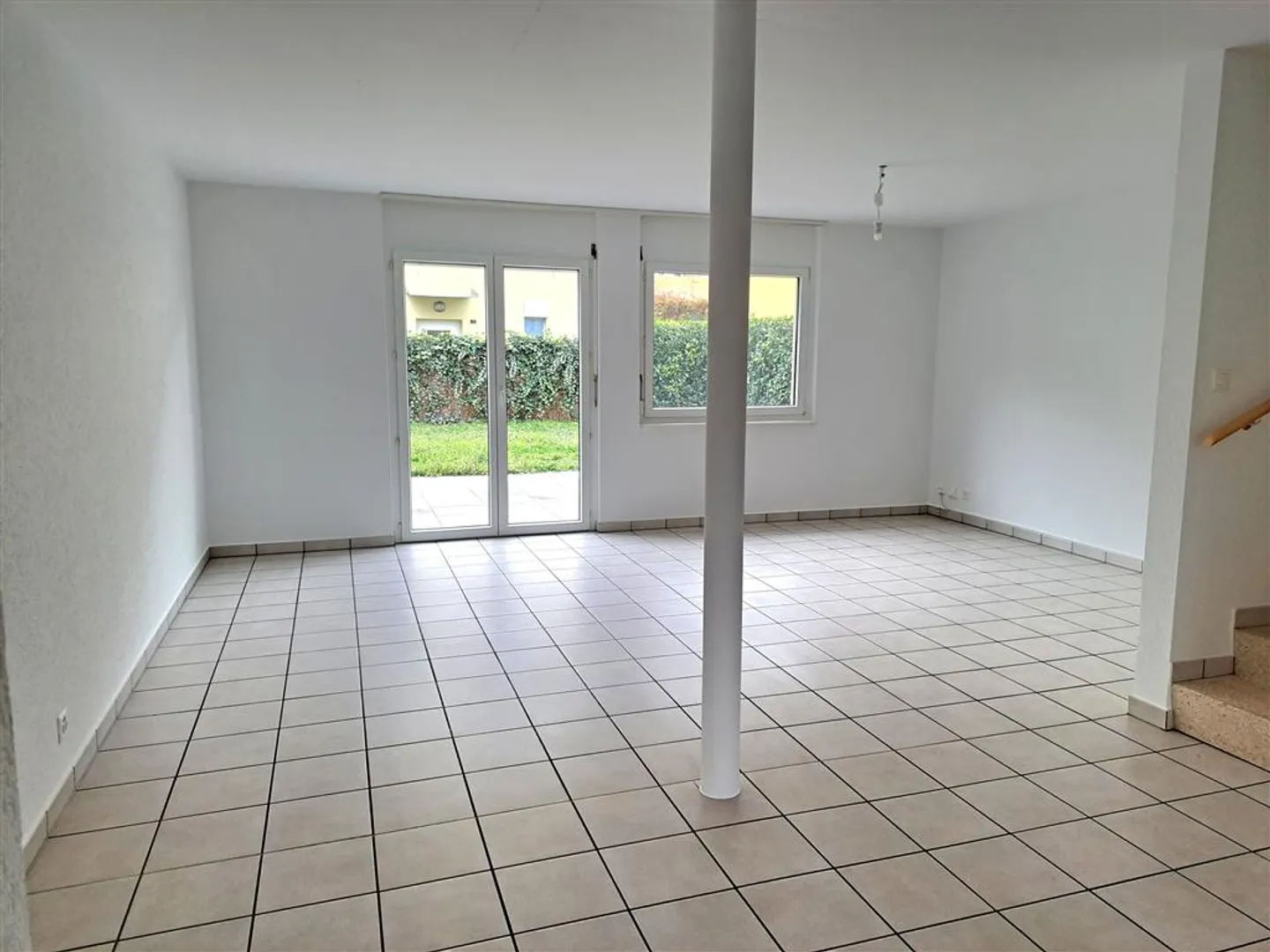 Charmante Villa Familiale à Sion - Photo 2 sur 8